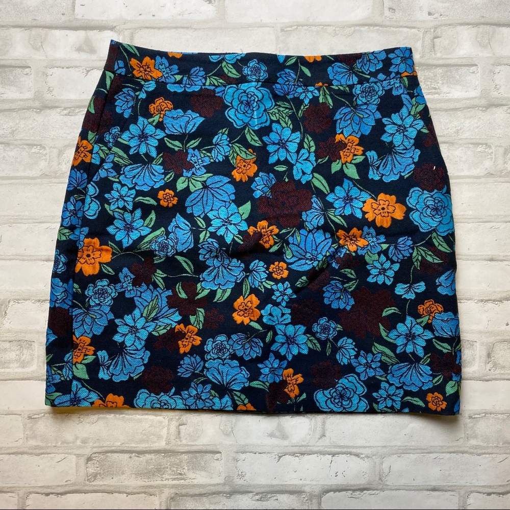 Ann Taylor LOFT floral tapestry skirt - w/ pockets